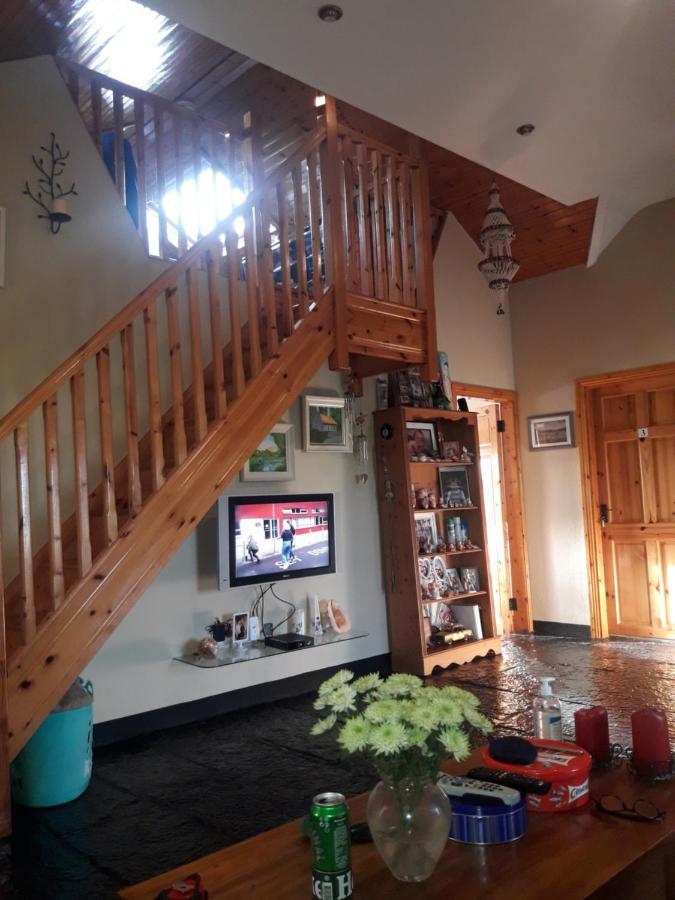 Liams Cottage Between Doolin And Лисдунварна Экстерьер фото