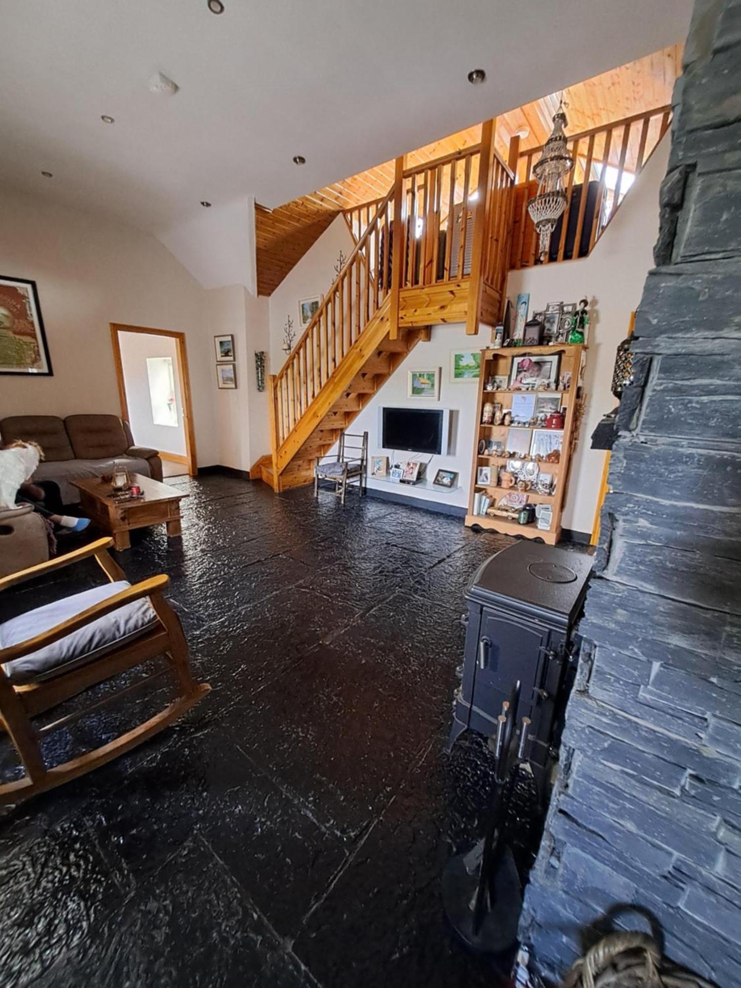 Liams Cottage Between Doolin And Лисдунварна Экстерьер фото
